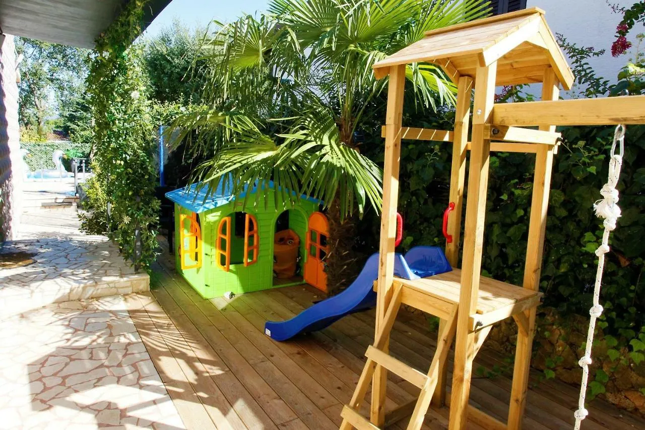 Villa Summer Dream With Heated Pool, Sauna And Jacuzzi Malinska